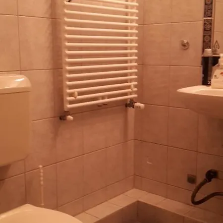 Lido Apartman אגר